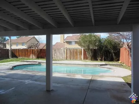 37471 Stonegate Ln, Palmdale, CA 93552 photo 14