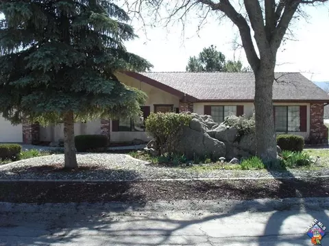 28031 Braeburn Pl, Tehachapi, CA 93561 photo 1
