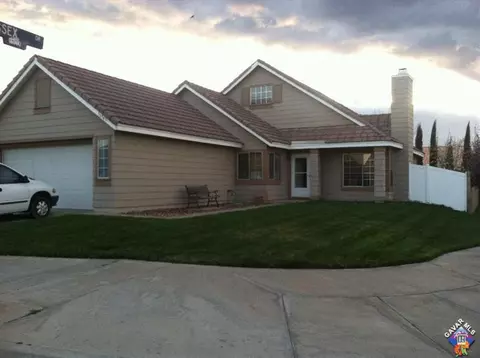 36943 Regency Pl, Palmdale, CA 93552 photo 2