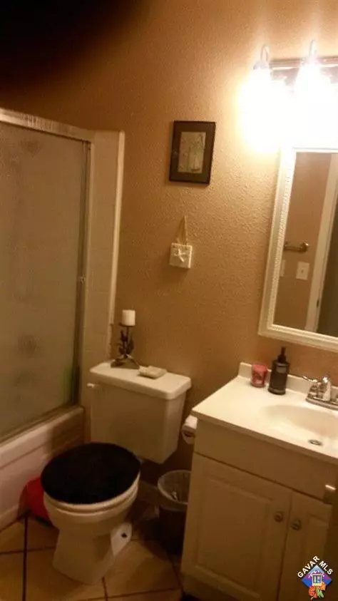 614 Curve Circle Cir E, Lancaster, CA 93535 photo 7