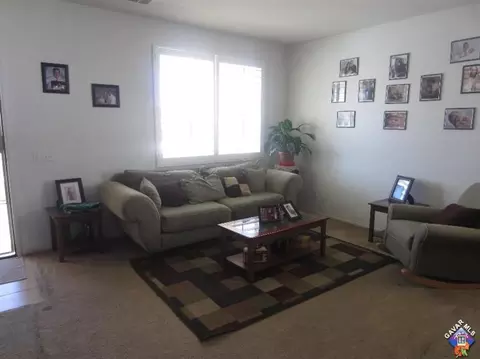 5815 Avenue J12 W, Lancaster, CA 93536 photo 2
