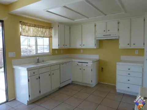 43028 Cromley Ct, Lancaster, CA 93534 photo 3