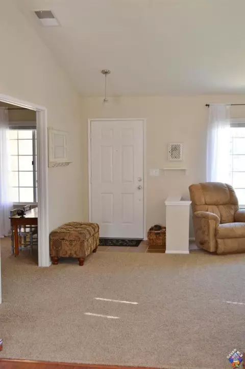 3657 Lyons Dr, Rosamond, CA 93560 photo 2