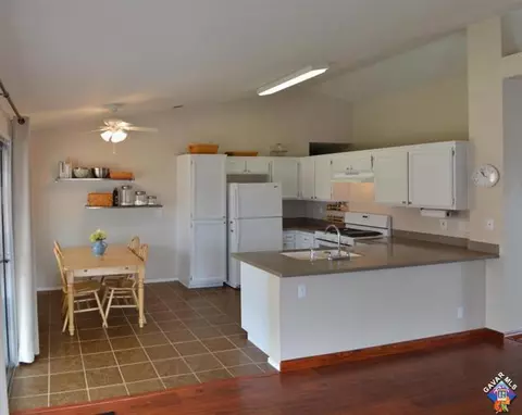 3657 Lyons Dr, Rosamond, CA 93560 photo 3