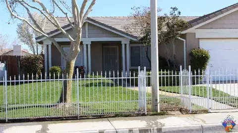 43448 32nd St E, Lancaster, CA 93535 photo 2