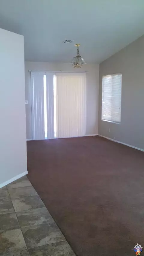 6033 Lighthouse Ln, Palmdale, CA 93552 photo 2