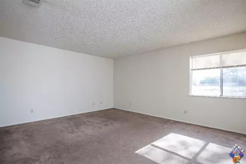 37447 97th St E, Littlerock, CA 93543 photo 3