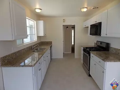 44169 11th St, Lancaster, CA 93535 photo 4