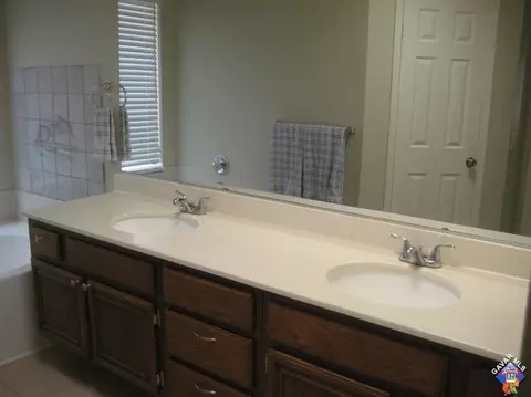 44338 Meyer Dr W, Lancaster, CA 93536 photo 13