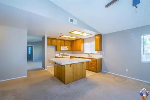 6304 Azalea Dr, Lancaster, CA 93536 photo 9
