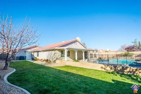 6304 Azalea Dr, Lancaster, CA 93536 photo 12