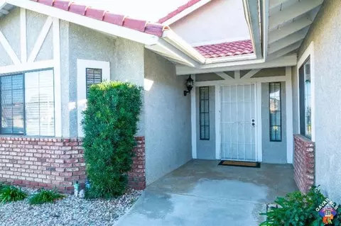 6304 Azalea Dr, Lancaster, CA 93536 photo 2