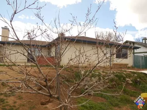 19921 Piedra Dr, Tehachapi, CA 93561 photo 2