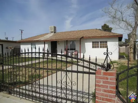 1889 Richard Ave, Mojave, CA 93501 photo 2