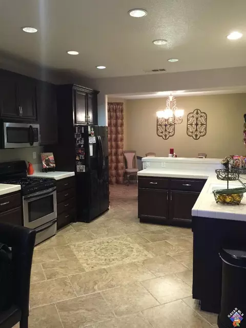 5767 Monaco Dr, Palmdale, CA 93552 photo 10
