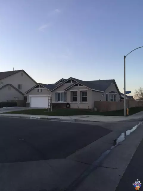 5767 Monaco Dr, Palmdale, CA 93552 photo 4