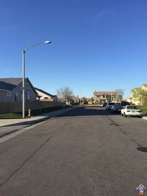 5767 Monaco Dr, Palmdale, CA 93552 photo 3