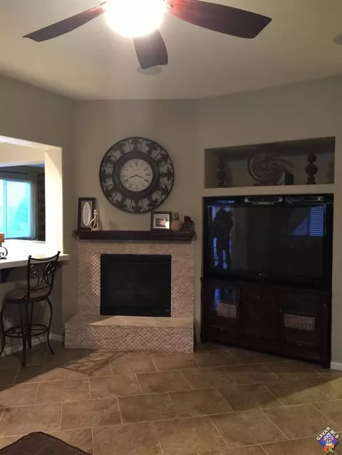 5767 Monaco Dr, Palmdale, CA 93552 photo 5