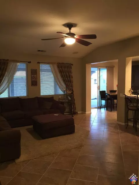 5767 Monaco Dr, Palmdale, CA 93552 photo 6