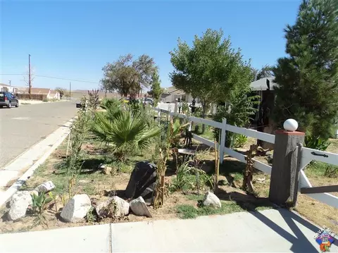 12100 Kostopolous Ave, Boron, CA 93516 photo 4