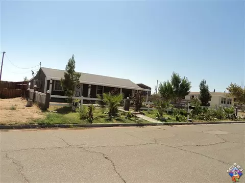 12100 Kostopolous Ave, Boron, CA 93516 photo 2