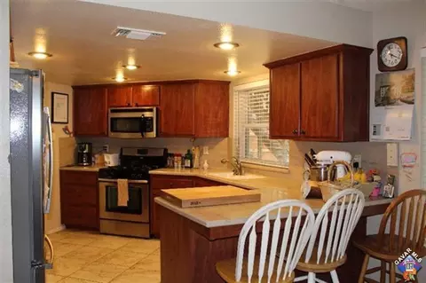 1150 Redwood Ct, Tehachapi, CA 93561 photo 2