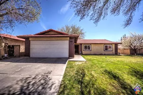 1218 Franklin Ave, Lancaster, CA 93535 photo 2