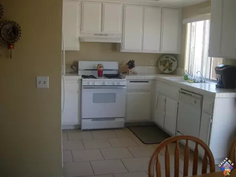37647 Nectarine Dr, Palmdale, CA 93550 photo 6