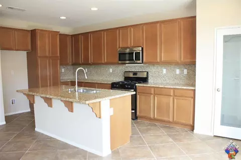 1102 Erwin Dr, Palmdale, CA 93551 photo 6