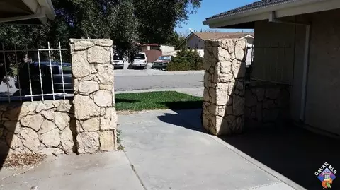 2068 Spice St, Lancaster, CA 93534 photo 2