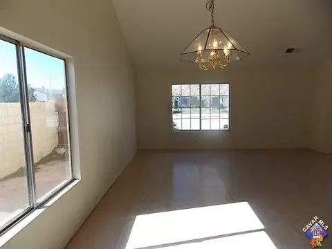 36804 Solvay St, Palmdale, CA 93552 photo 3
