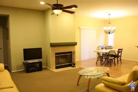 442 Corona Ct, Lancaster, CA 93535 photo 2