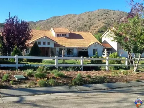 2020 Shadow Canyon Rd, Acton, CA 93510 photo 2