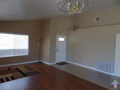 3801 Hampton Ct, Rosamond, CA 93560 photo 5