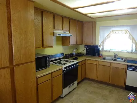 16172 Valeport Ave, Lancaster, CA 93535 photo 6