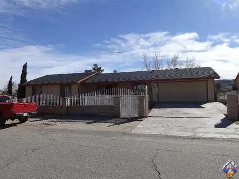 16172 Valeport Ave, Lancaster, CA 93535 photo 2