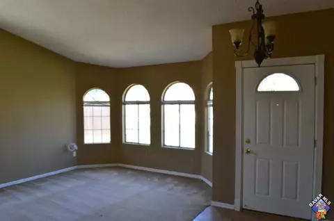 624 Ivyton St E, Lancaster, CA 93535 photo 3