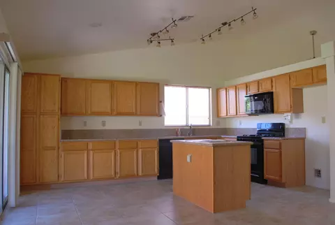 37027 Boxleaf Rd, Palmdale, CA 93550 photo 7