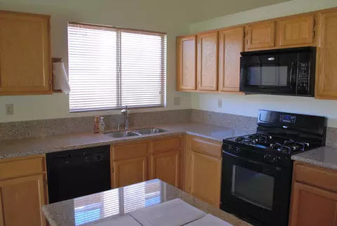 37027 Boxleaf Rd, Palmdale, CA 93550 photo 8