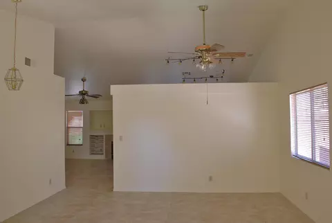 37027 Boxleaf Rd, Palmdale, CA 93550 photo 6
