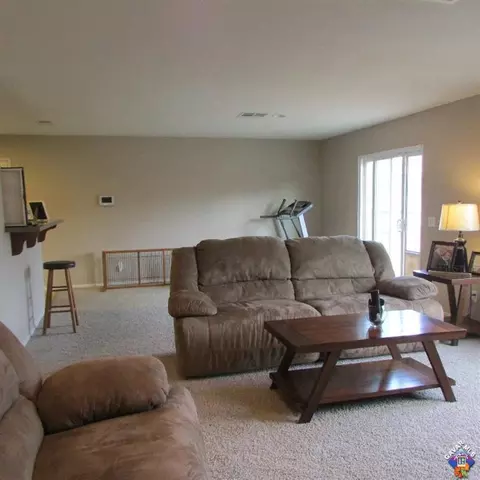 7142 Hemlock Ave, Lancaster, CA 93536 photo 23