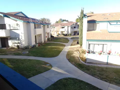 44442 15th St E #7, Lancaster, CA 93535 photo 4