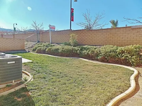 2226 Compote Cir, Palmdale, CA 93551 photo 6