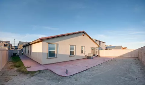 3606 Topaz Ln, Lancaster, CA 93535 photo 2