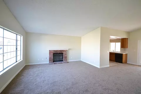 1736 Polo Ct, Lancaster, CA 93535 photo 2