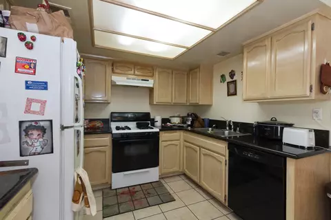 1840 Avenue J2 Apt 4 E #4, Lancaster, CA 93535 photo 5