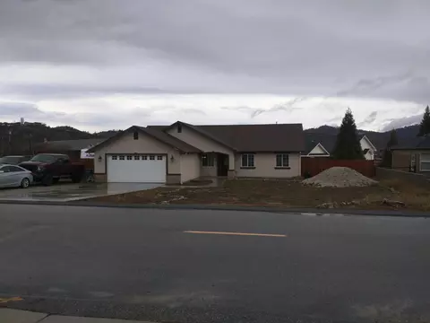 28201 Seabiscuit Way, Tehachapi, CA 93561 photo 2