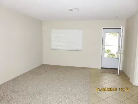 45405 Robinson Dr, Lancaster, CA 93535 photo 2