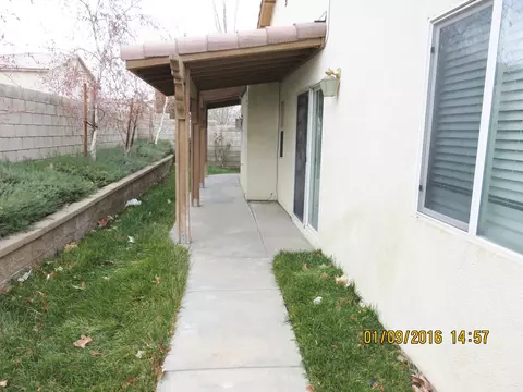 45405 Robinson Dr, Lancaster, CA 93535 photo 12