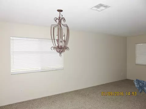 45405 Robinson Dr, Lancaster, CA 93535 photo 3